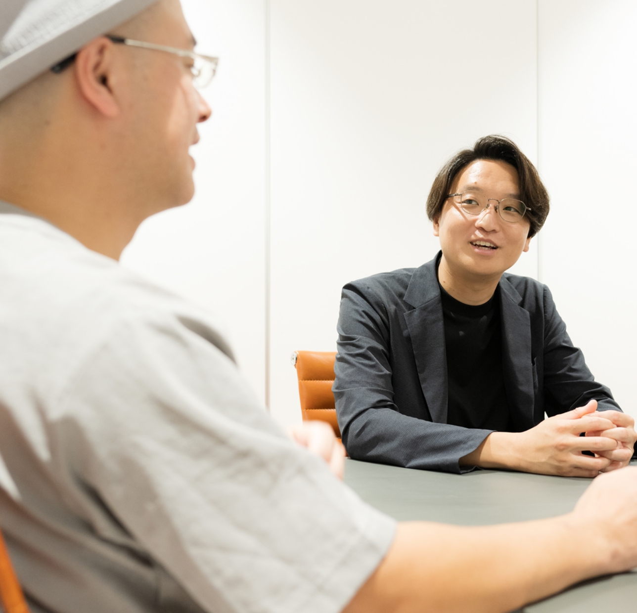 左から大関 虎之介、卜部 貴道